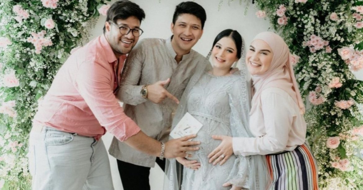 Aditya Zoni Digugat Cerai oleh Yasmine Ow! Sumber Suara.